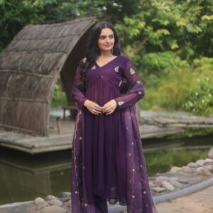Alia Cut Purple Georgette Anarkali With V Neck Pattern
