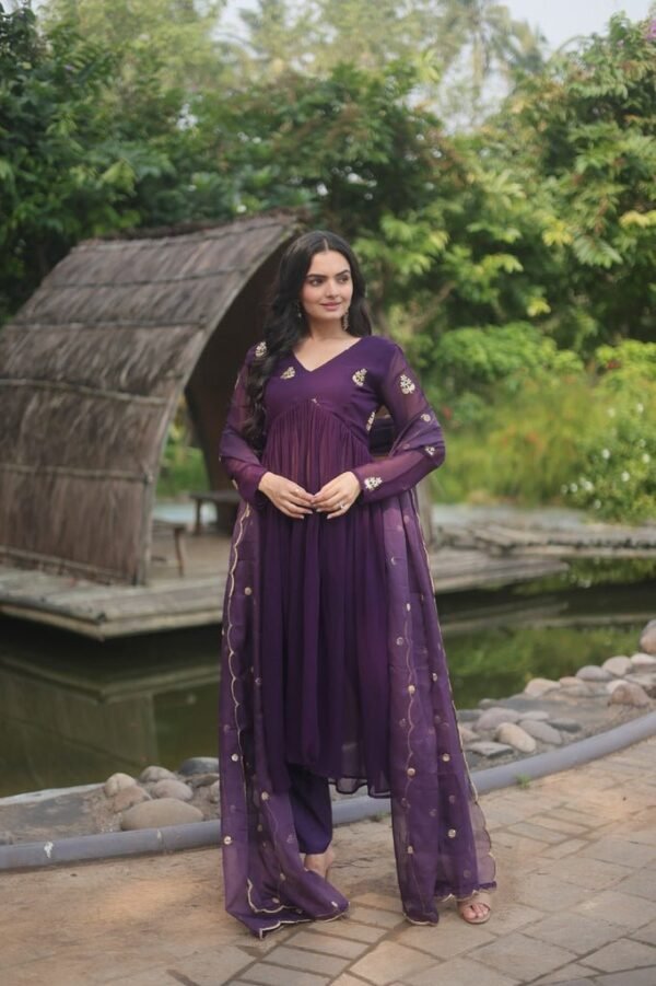Alia Cut Purple Georgette Anarkali With V Neck Pattern