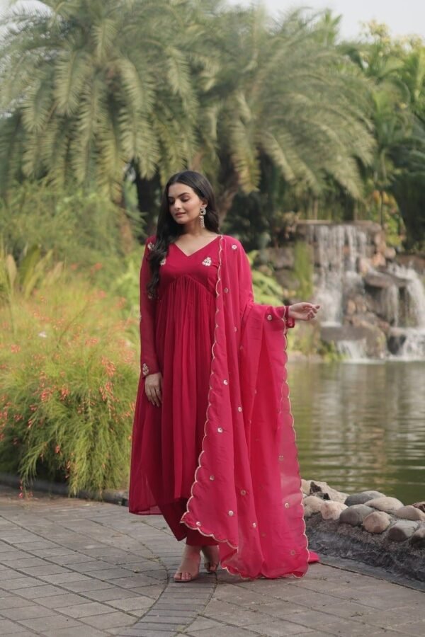 Alia Cut Rani Pink Georgette Anarkali With V Neck Pattern